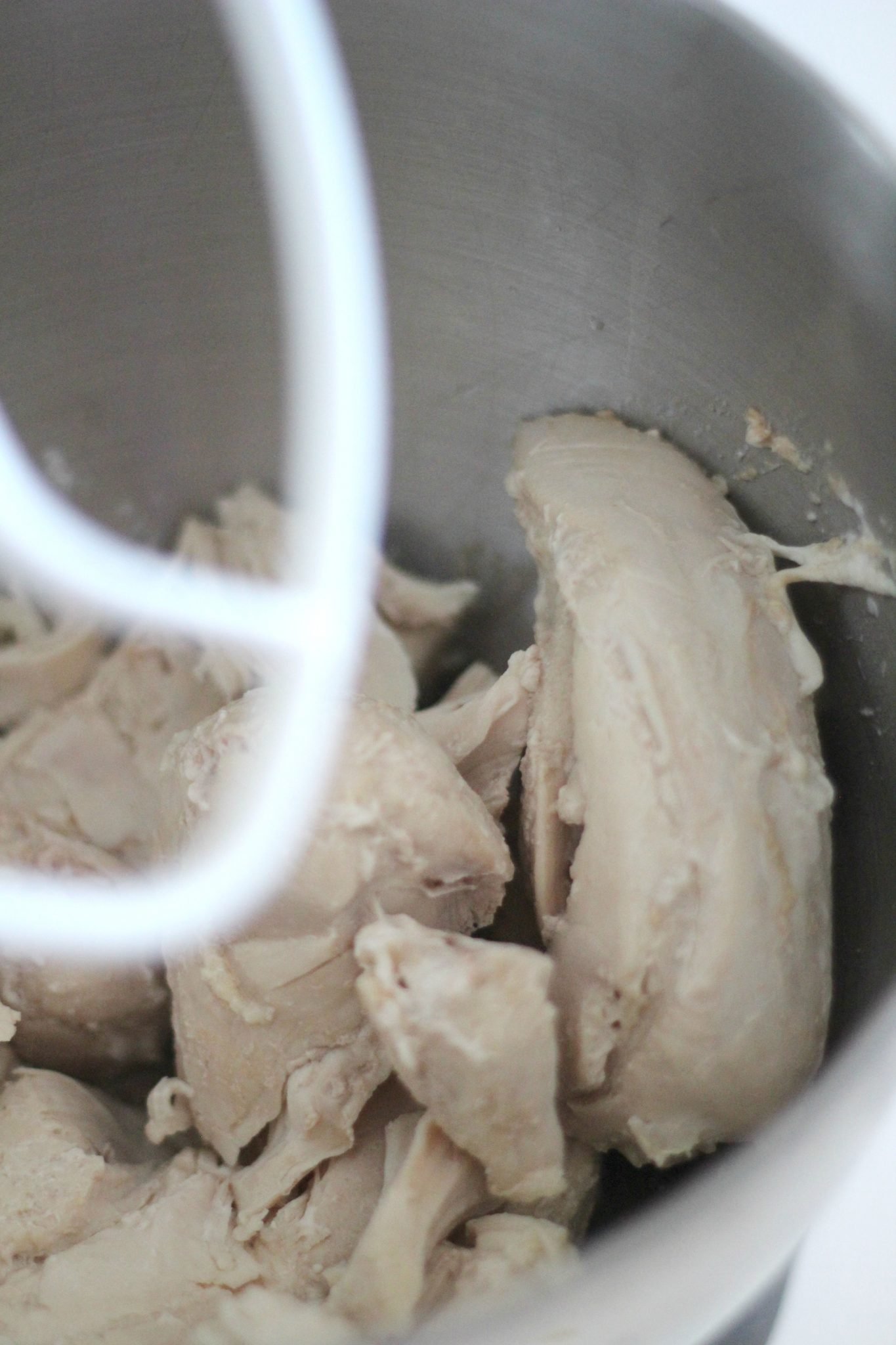 Slow Cooker Shredded Chicken Breast is an easy way to prepare chicken and to have it ready to go for the week. It's perfect for the meal prep for a low carb diet.