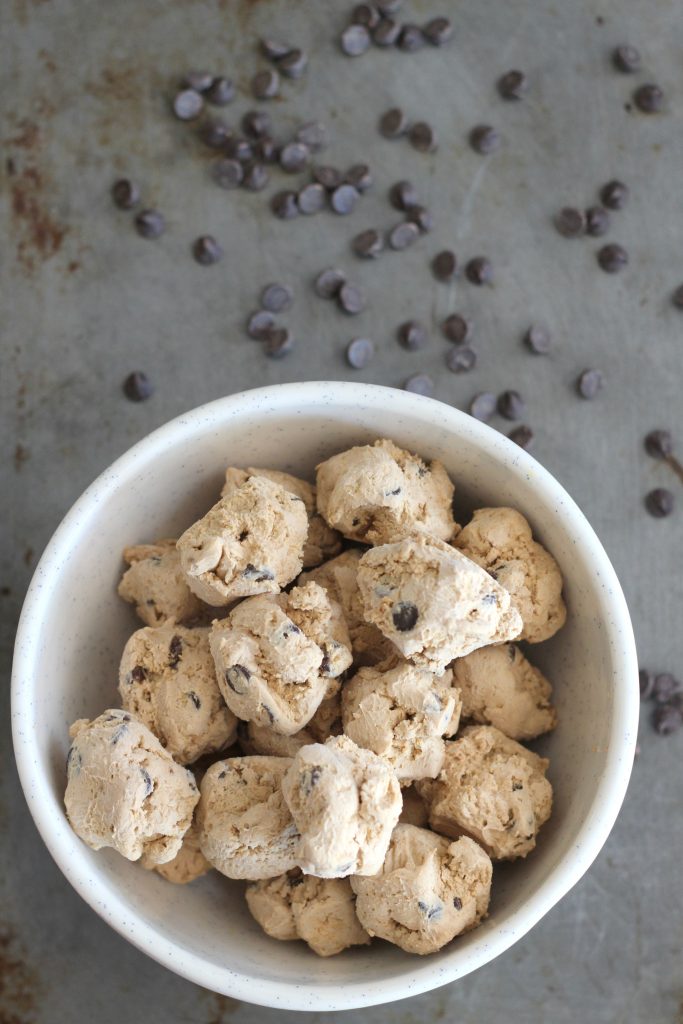 These low carb and keto frozen coffee chip cream cheese bites are the perfect mid-afternoon snack to satisfy your sweet tooth yet are totally sugar free!