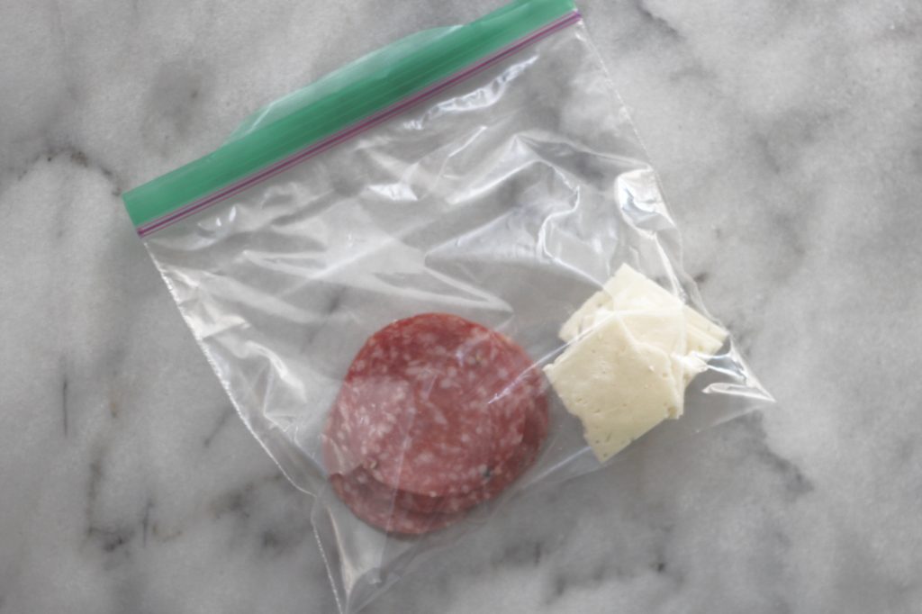 Do you suffer from portion distortion? Try this five step portion control plan to get your food intake under control! #lowcarb #keto #weightloss #iifym #portioncontrol