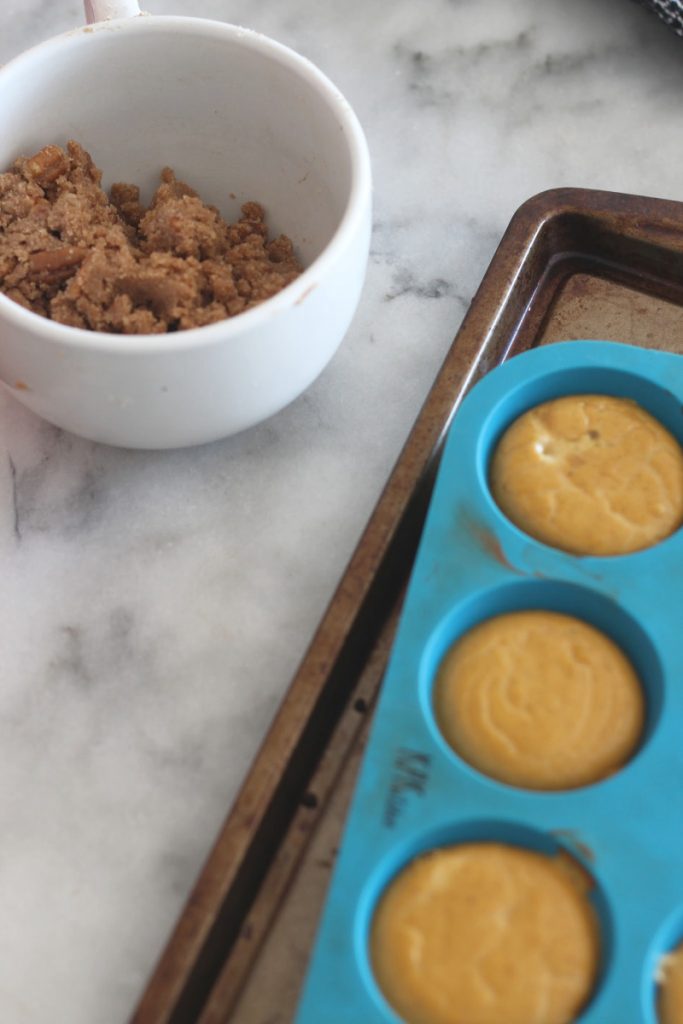 Welcome autumn with these Keto Pumpkin Pie Egg Loaf Muffins! They taste just like pumpkin pie and are delicious with a cinnamon streusel topping!
